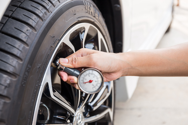 Your Easy Guide on How To Check Your Tire Pressure