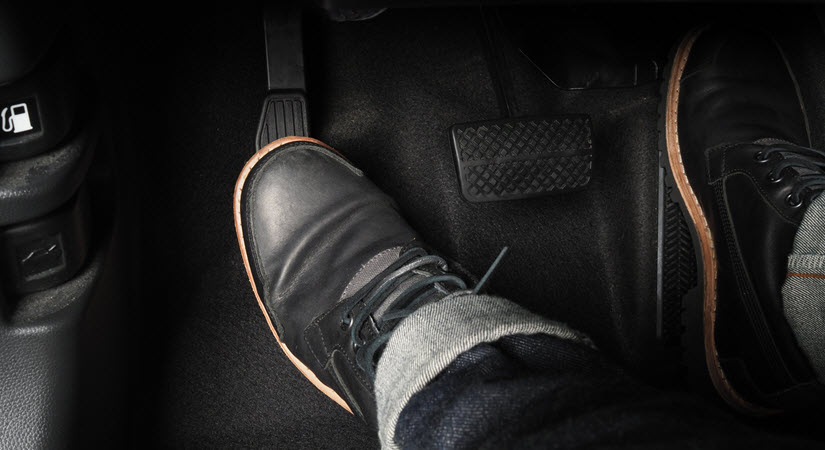 How to Tell if Your Porsche Clutch Slave Cylinder Needs Replacement?